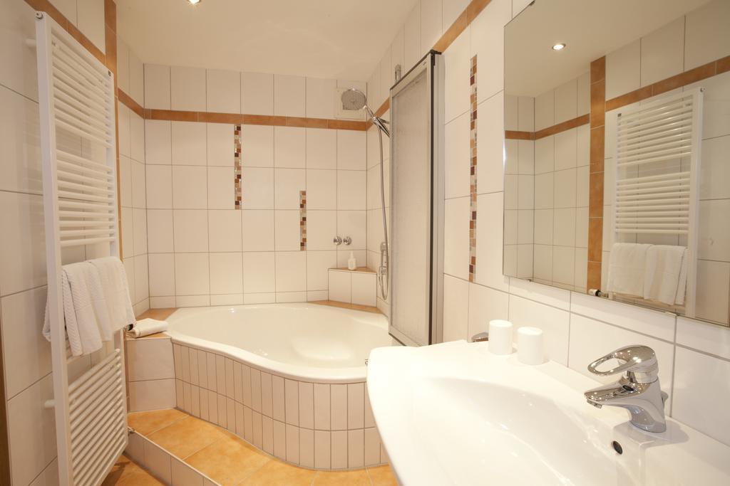Gasthof Hotel Engel シモンスヴァルト エクステリア 写真